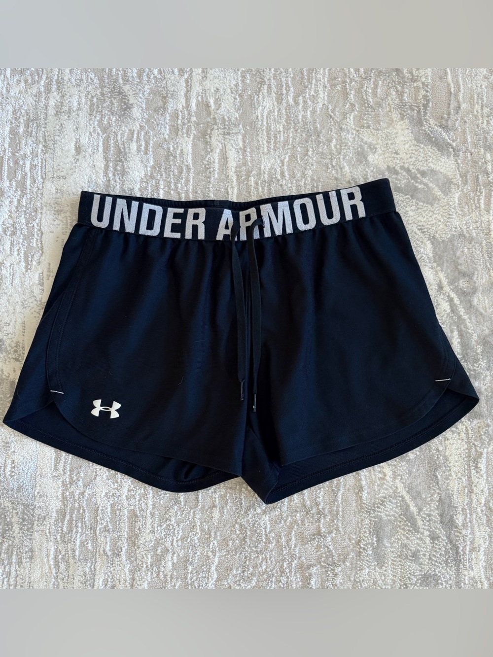 Under Armour Women’s Black Heatgear Loose Athletic Shorts XS